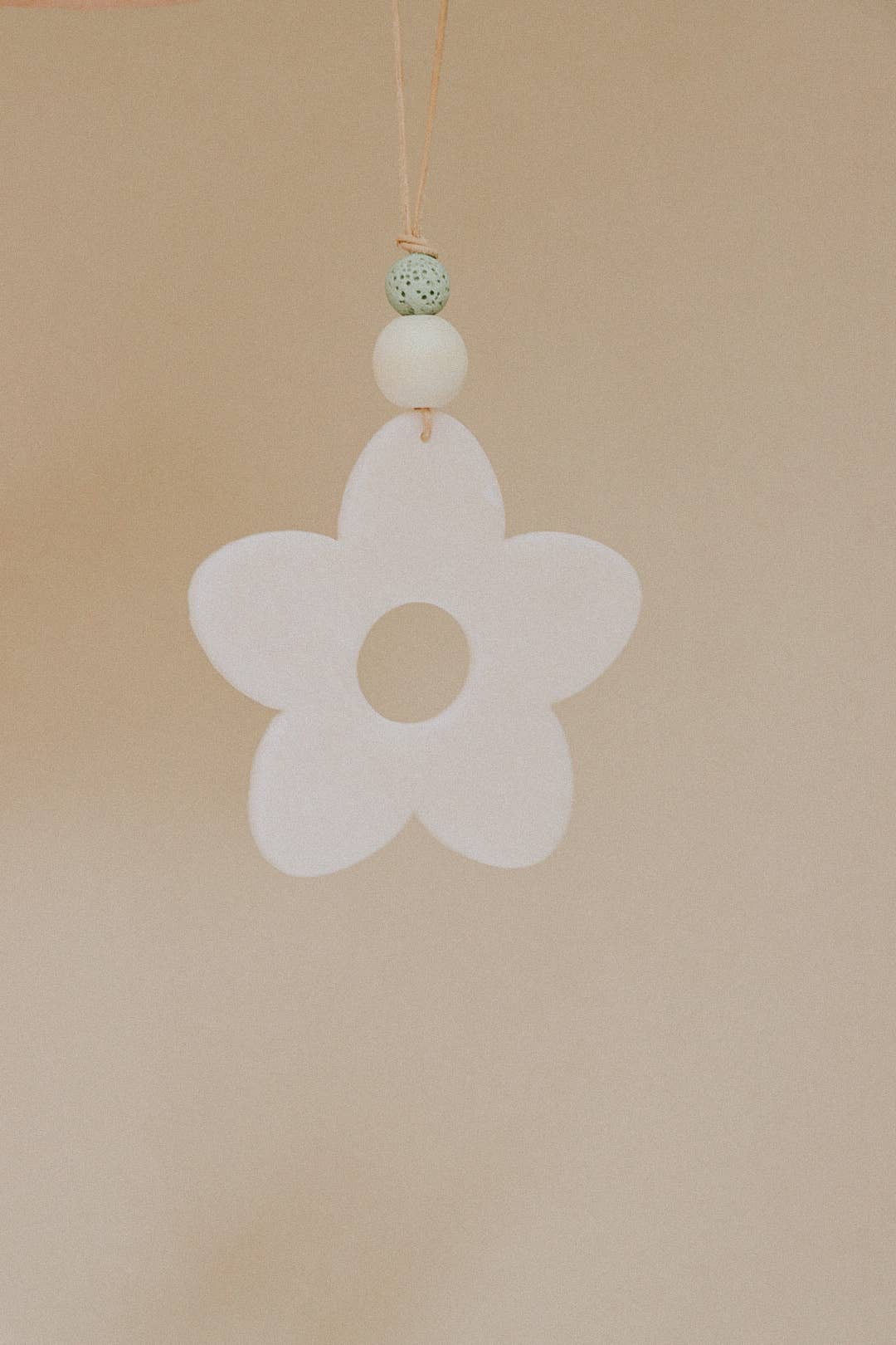 Daisy Flower Essential Oil Car Diffuser Charm