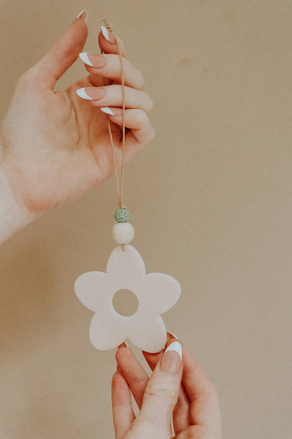 Daisy Flower Essential Oil Car Diffuser Charm